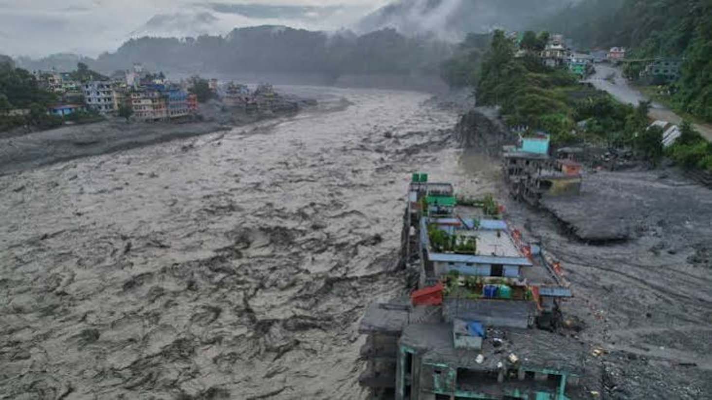 नेपाल में विनाशकारी बाढ़ और भूस्खलन का कहर: 275 भारतीय नागरिक अब भी लापता, 166 को सुरक्षित निकाला गया; विदेश मंत्रालय का अपडेट