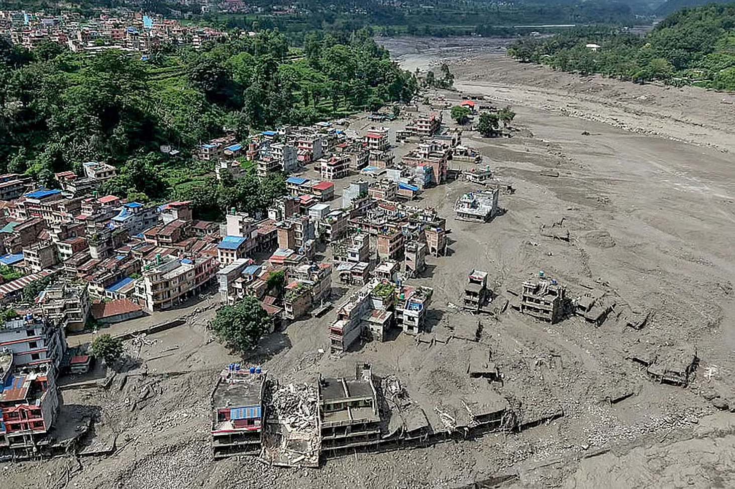आपदा के बाद नेपाल की गुहार विकसित देशों से मुआवजे की मांग