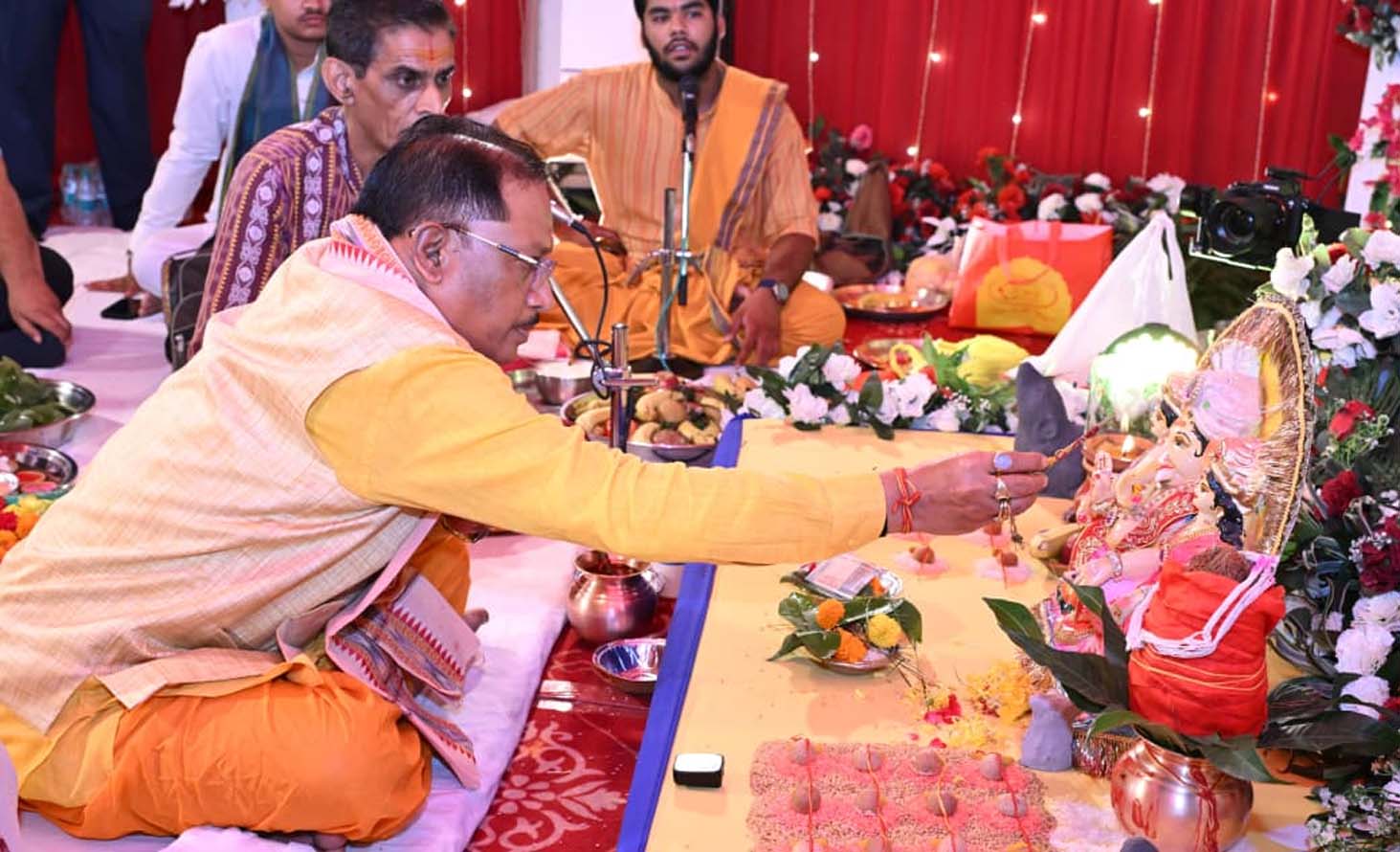 रायपुर : मुख्यमंत्री निवास में विराजे भगवान गणेश