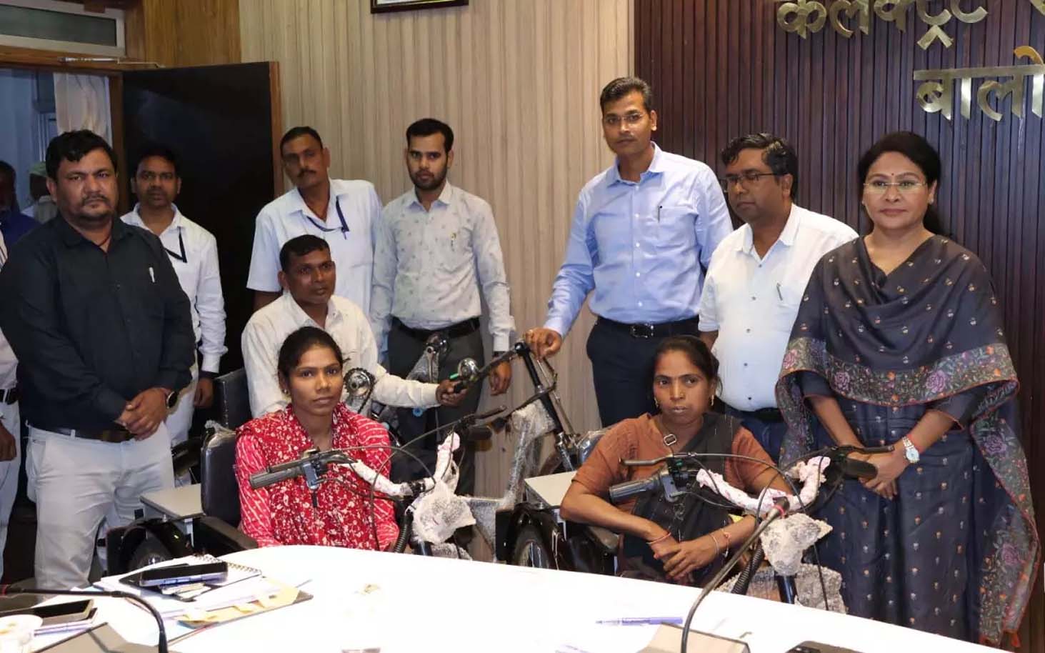 तीन दिव्यांगजनों की राह हुई आसान, मिली ट्राईसिकल बोले ‘धन्यवाद विष्णु भैया’